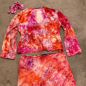 Vintage 1999 Tahari 100% silk blouse and skirt